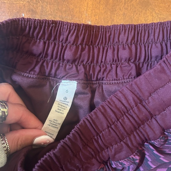 Lululemon Tracker Short III *4-way Stretch - Picture 5 of 5